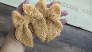 Light mustard fuzzy