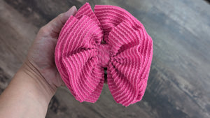 Neon hot pink Wavy